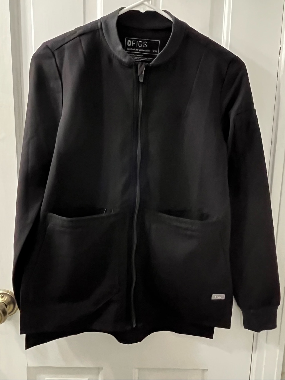 FIGS Women's Black Bellery Bomber Scrub Jacket. Size XXS